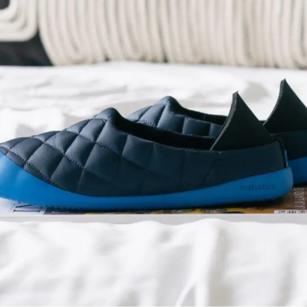 Mahabis Curve Quilted Slippers - Dark Navy and Blue